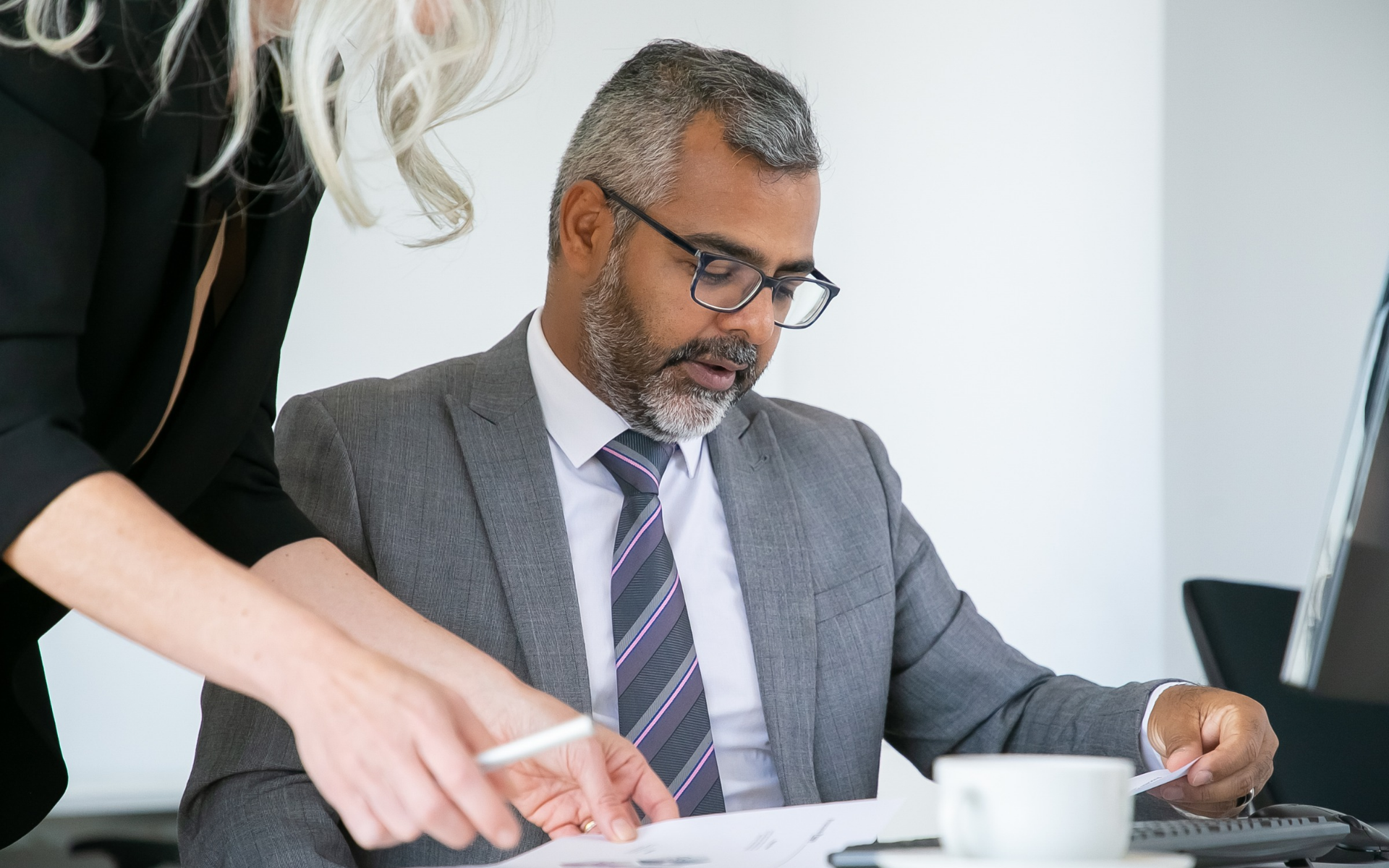 Business contract lawyer